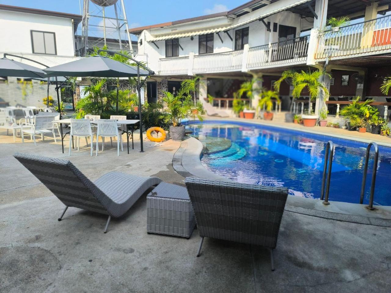 Vincent Resort Hotel Angeles Eksteriør bilde